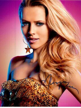 Teresa Palmer Actress Take Me Home Tonight As Tori Frederking Signed 8X10 Photo